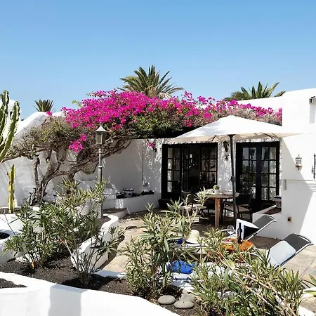 Puerto Chico 6 Apartment